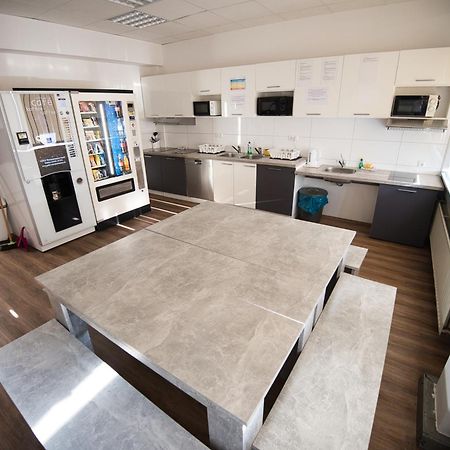 Hostel Messe Laatzen Екстериор снимка